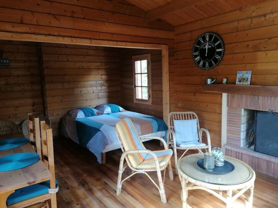 Chalet En Pleine Nature Au Bord D'Un Etang Lanvallay Eksteriør billede