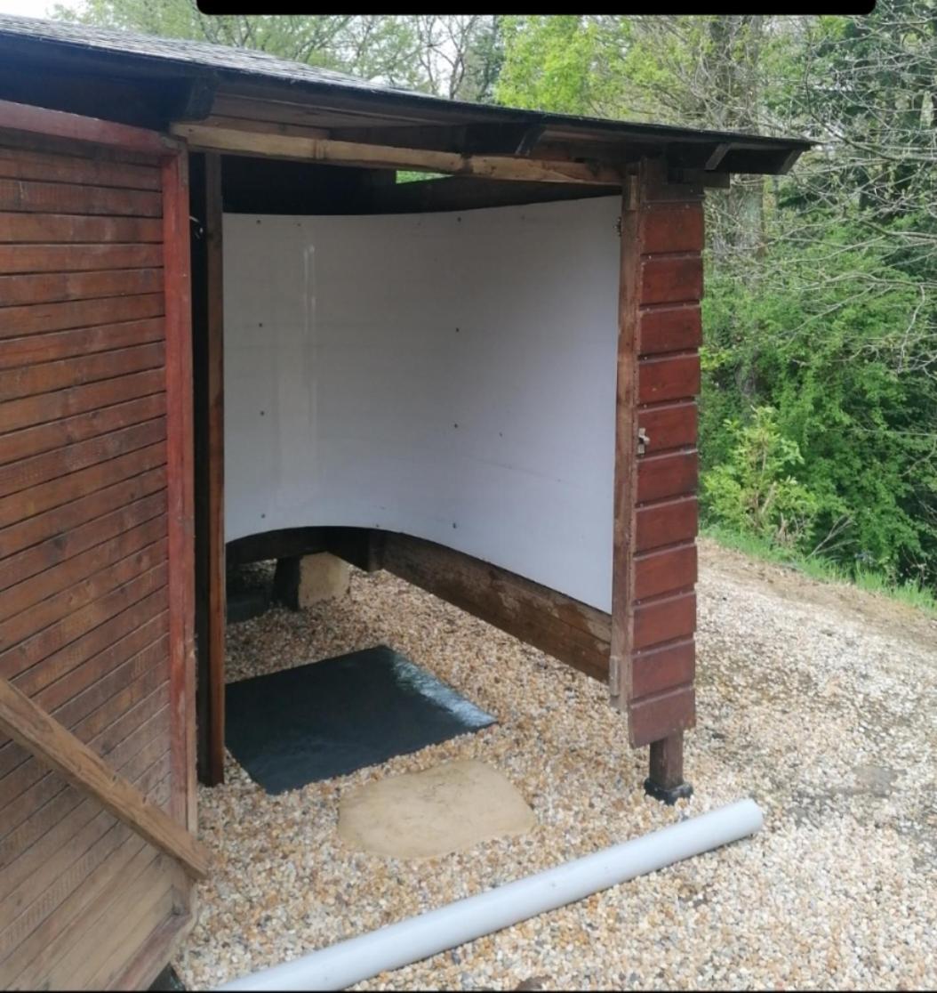 Chalet En Pleine Nature Au Bord D'Un Etang Lanvallay Eksteriør billede